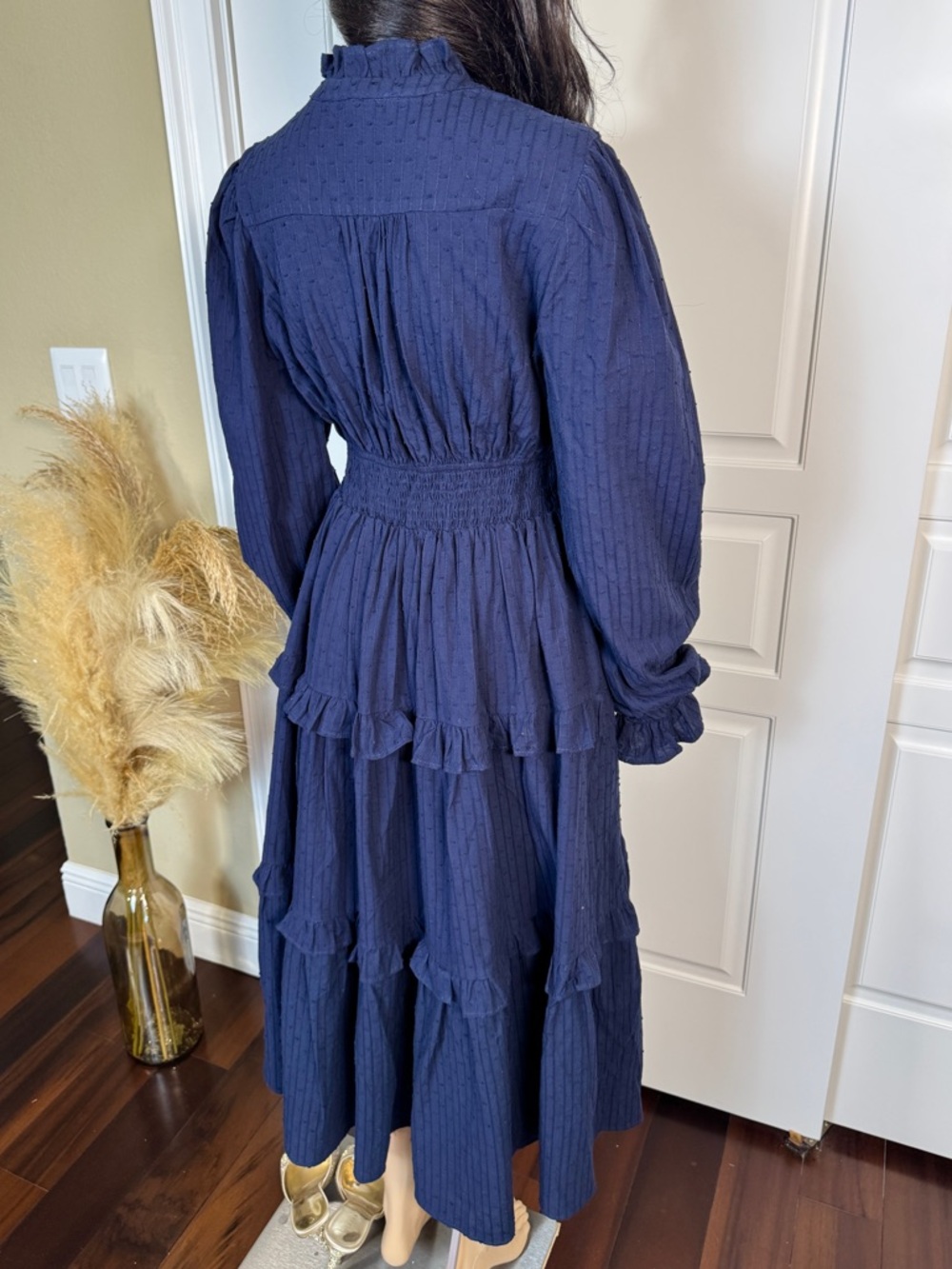 WOMEN’S LONG SLEEVE BUTTON UP ELASTIC WAIST FRONT POCKETS TIERED MIDI DRESS - Picture 13 of 16